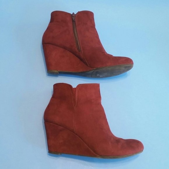 Madeline Burgundy Wedge Bootie EUC sz 8.5 - Picture 2 of 9
